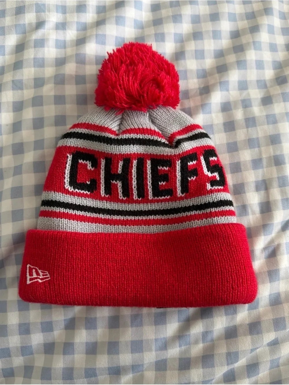 NFL X New Era Kansas City Chiefs Youth Beanie with Removable Pom. NWT!